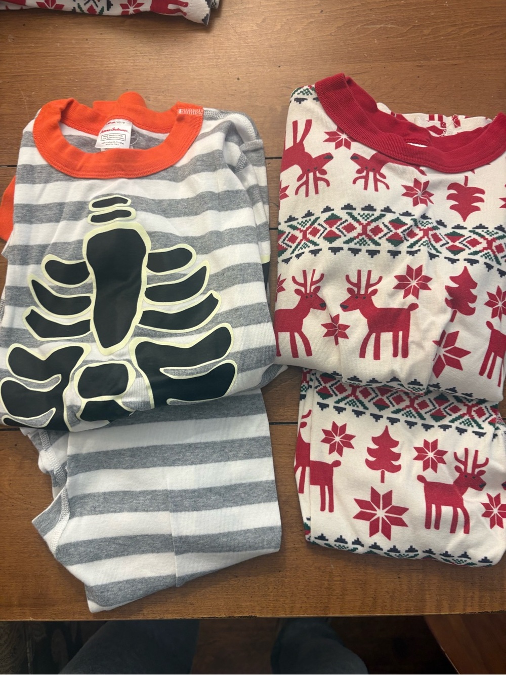 Bundle of 2 Hanna Andersson long sleeve pajamas size 10